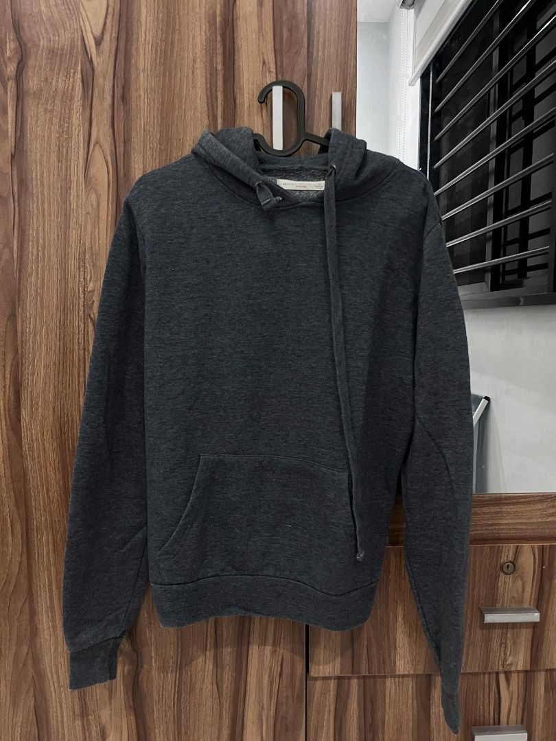 Bench Everyday Dark Grey Hoodie Size S (Category: Hoodies) located in Calamba. Submitted by declutterrrrph (Listing ID 1461653484, Image 2). Description: Slightly Nego Condition: 7.5/10 (Slight stitch issue - see pics) Color Rate: 7.5/10 Size: S (19 x 24 inch) Meetup Calamba Area or ship thru lbc/j&t 09153754810.