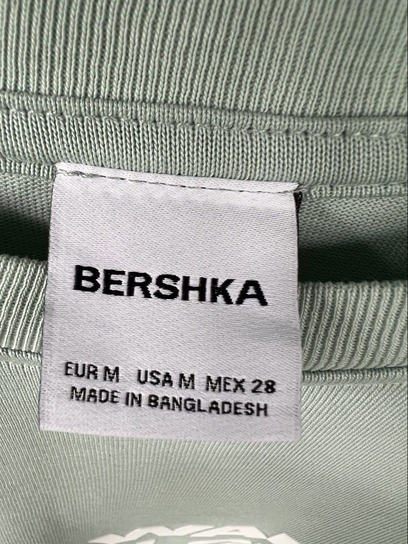 Bershka Hawaii Graphic Tshirt (Category: Tshirts & Polo Shirts ) located in Cavite. Submitted by slumbermanila (Listing ID 1461569870, Image 3). Description: Bershka Hawaii Graphic Tshirt mint green in good condition .