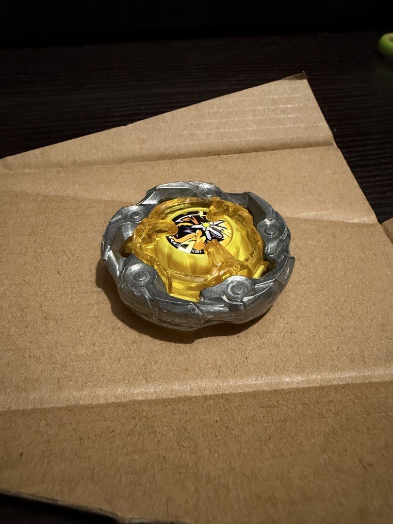 Beyblade x ux03 95新神杖 （分類：動作及對戰玩具）位於 Hong Kong。 由 mansonnnn 提交（商品編號 1461755255，圖片 2）。簡介： 只打過兩場 好新淨 連包裝570 DB 紅色線交收/ sf到付。