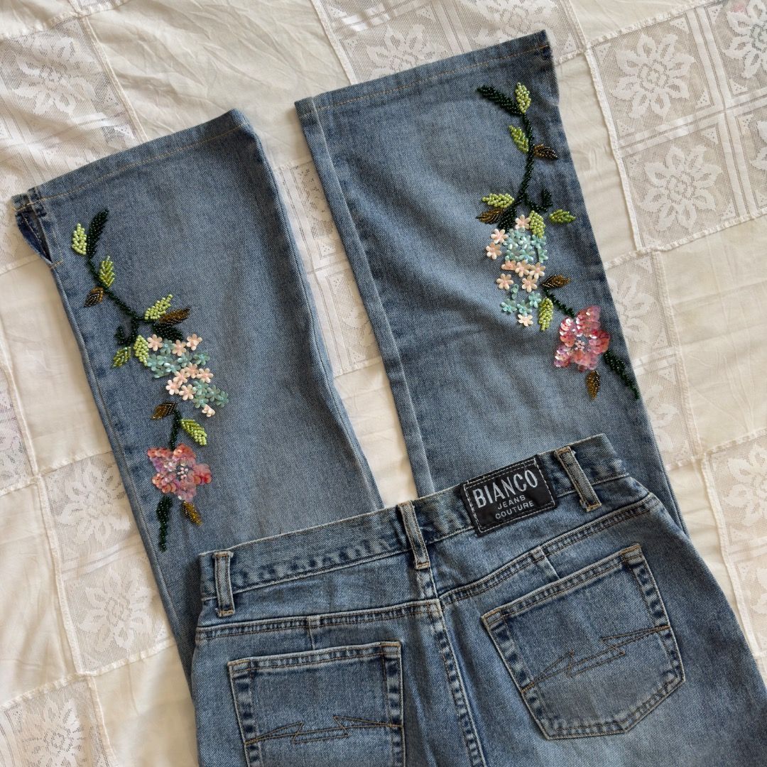 Bianco Cotoure Beaded Sequin Denim Jeans (Category: Jeans) located in Cebu City. Submitted by marikit_thrift (Listing ID 1461687151, Image 3). Description: Moda Beaded Embroidered Jeans -beads in tact -size M on tag -w-26, l-37, rise-9.5.