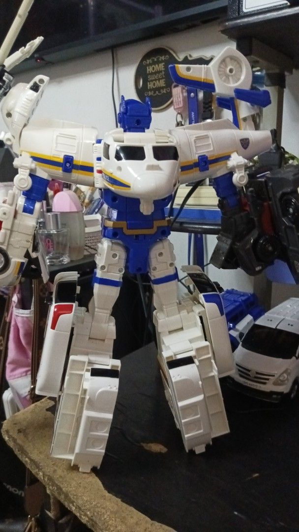Big K Cops Hello Carbot Robot toy (Category: Action & Battle Toys) located in Tanza. Submitted by --unicorn-- (Listing ID 1461686430, Image 2). Description: -Imported From South Korea -Battery Operated sounds and effects working✅ -No Clips Issues -selling as AS IS WYSIWYG -Auntentic Korea Robot -4 in 1 Combiner robot -12 inches to 14 inches tall -Good for center piece display -Good Quality -Complete Accessories -No Issues I can Find💯 NEGOTIABLE 