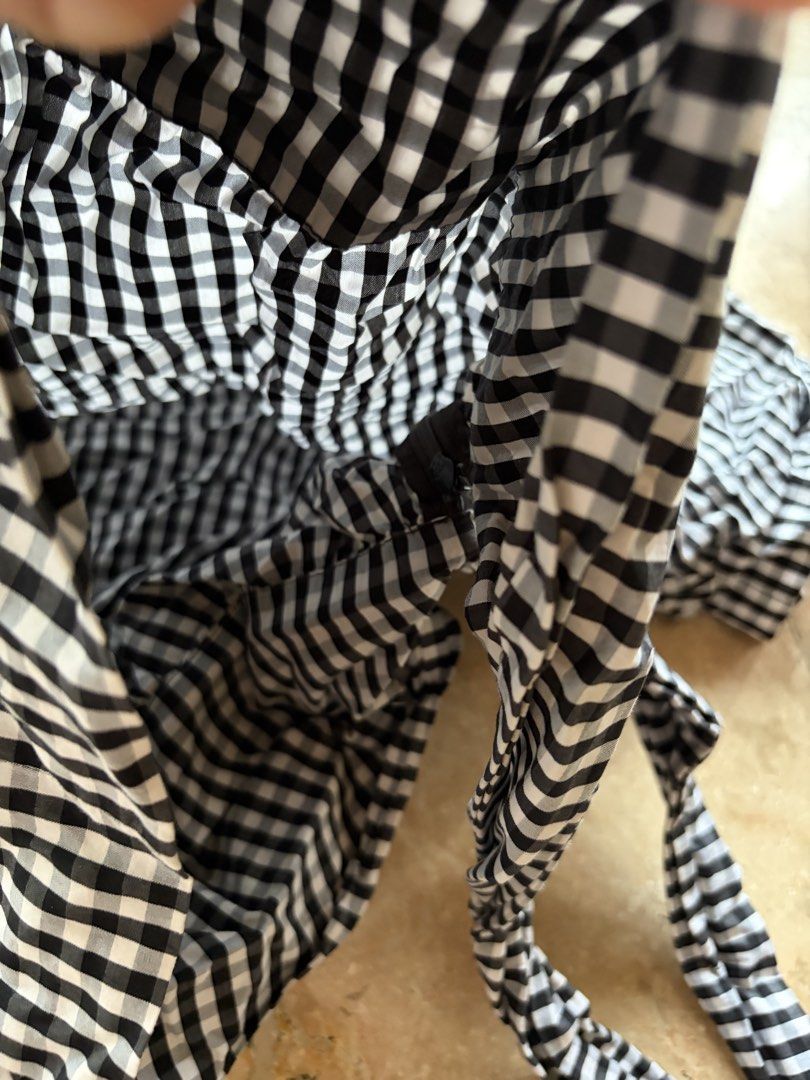 Black & White Gingham Puff Sleeve Top (Category: Others Tops) located in Quezon City. Submitted by tidyup.lara (Listing ID 1461753524, Image 3). Description: Best fits S-M frames Bust 38” Waist 32” Length 21” Condition 8/10: used but in good condition .