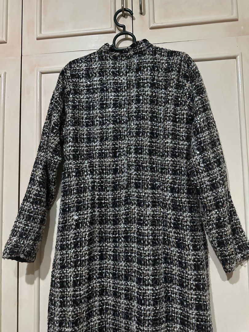 Black & White Tweed Dress with Sequins (Category: Dresses) located in Makati City. Submitted by allexxii (Listing ID 1461675893, Image 3). Description: - Elegant long sleeve tweed dress - Classic black, white, and beige checkered pattern - Subtle sequins woven in for a touch of sparkle - Sophisticated high neckline with a small cutout - Versatile for dressing up or down - Effortlessly chic and sophisticated look -Length by 50 inches -Sleeve lengt