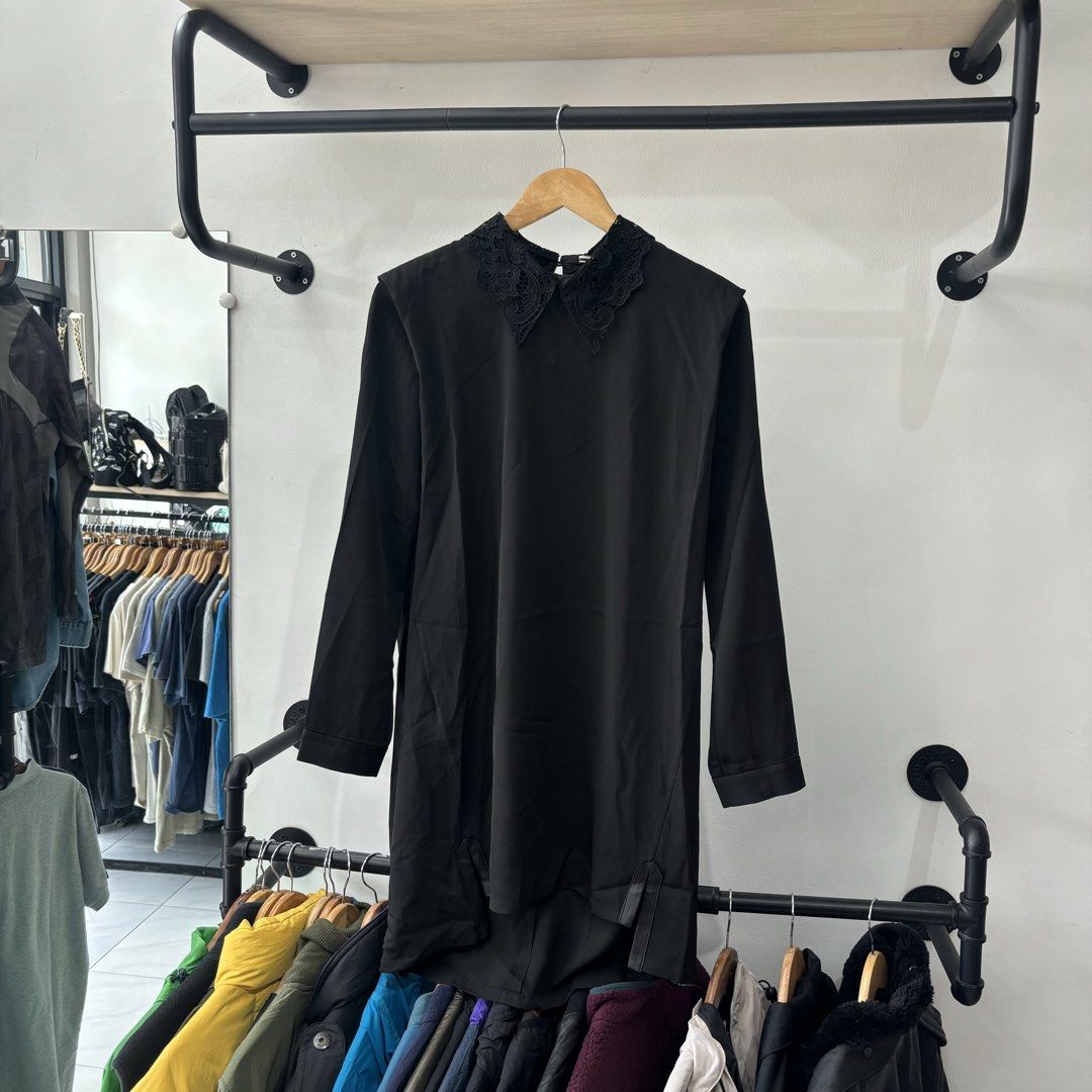 Black cigarette dress (Category: Dresses) located in Bambang. Submitted by heats777 (Listing ID 1461675713, Image 2). Description: Excellent condition No issue Best fit to medium.