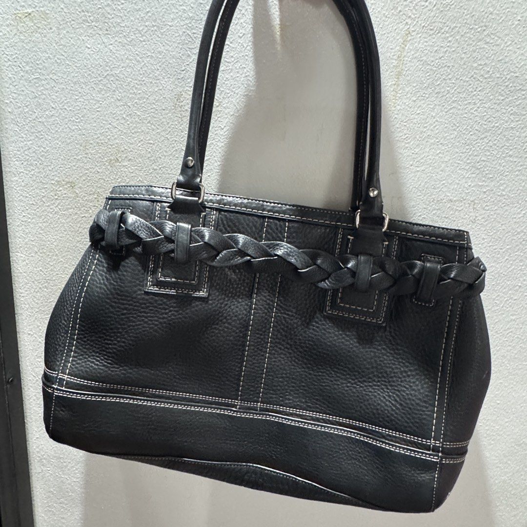 Black Coach Hampton Pebble Bag (Category: Tote Bags) located in Manila. Submitted by tinytreasuresbyrawr (Listing ID 1461711465, Image 1). Description: MOP: Gcash, Maya LOC: can deliver from Laguna or Taft RFS: too many bags .