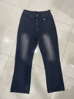 (Category: ) located in . Submitted by aidilsukapreloved (Listing ID 1461768891, Image 1). Description: .