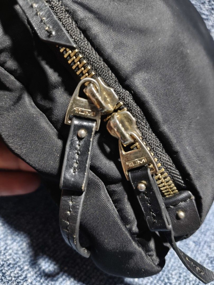 black nylon Tumi Voyageur Luanda flight bag (Category: Luxury Bags & Wallets) located in Camalaniugan. Submitted by thrifter10 (Listing ID 1461722792, Image 3). Description: .