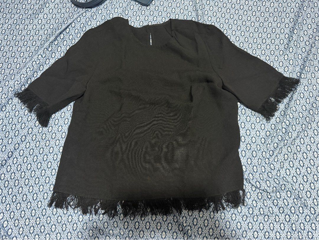 Black Office Top (Category: Blouses) located in Tarlac. Submitted by shopaholic924 (Listing ID 1461637989, Image 1). Description: Super nice design & fabric.