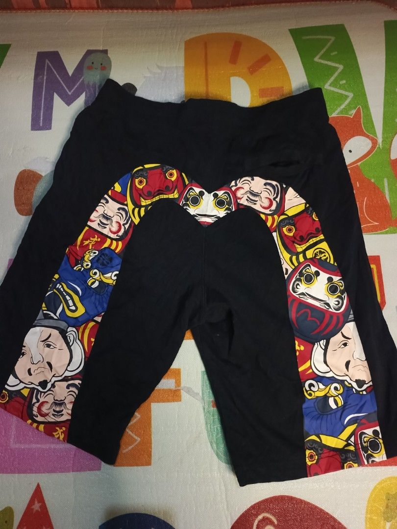 Black Pants with Daruma Doll Print (Category: Shorts) located in Manila. Submitted by charlesthrifted (Listing ID 1461564875, Image 1). Description: EVISU DIECOCK SHORT AUTHENTIC GOOD AS NEW NO ISSUE NO CRACK PRINT NO HAIRLINES NO PINHOLES COLOR RATE 10 NEED WASH COMPLETE TAGS FREE SIZE ✅ MINDANAO MALUNGON 📍 .