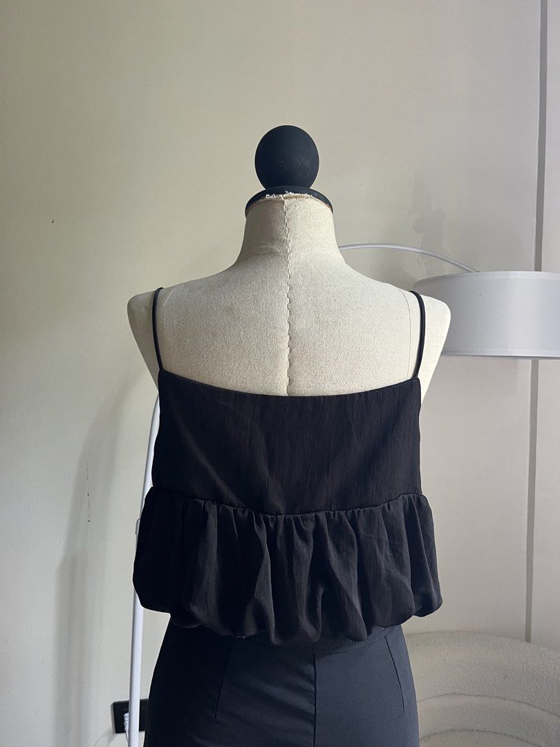 black peplum top (Category: Others Tops) located in Gasan. Submitted by sellcouth (Listing ID 1461626520, Image 2). Description: .