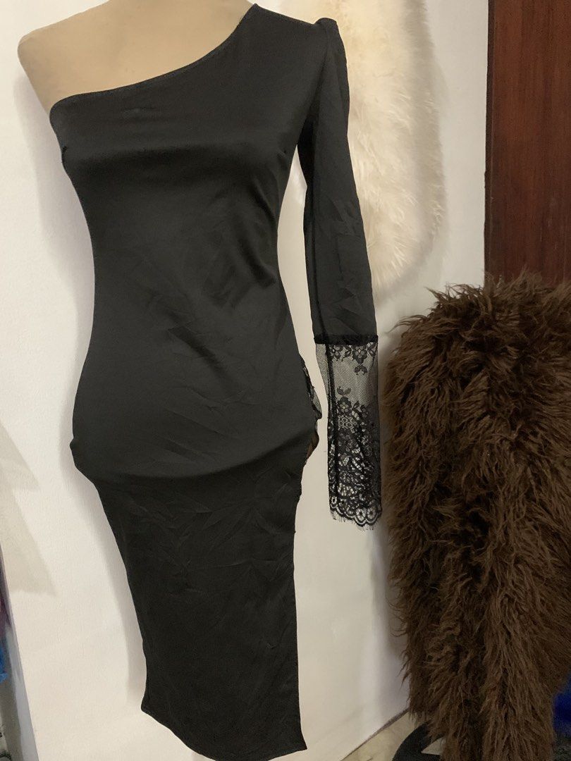 Black sexy dress (Category: Dresses) located in Manila. Submitted by spaceshop12345 (Listing ID 1461727198, Image 3). Description: .