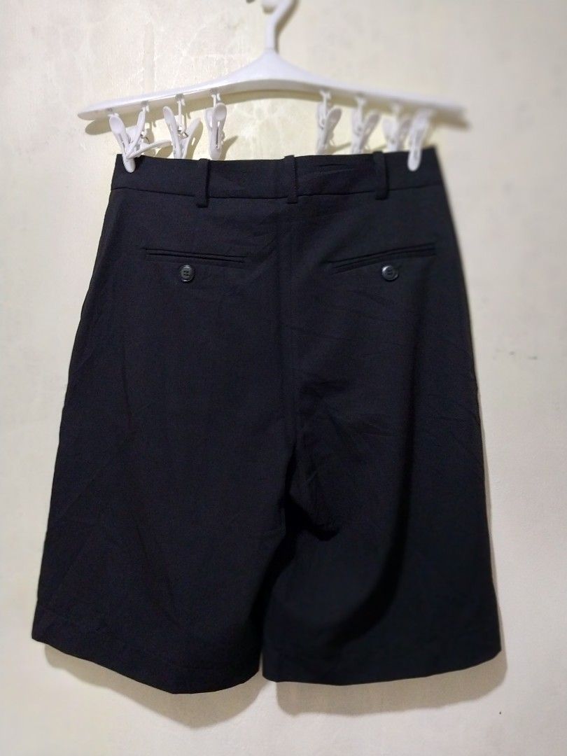 Black Trouser Shorts (Category: Shorts) located in Manila. Submitted by PrinceDani.Clothing (Listing ID 1461675657, Image 3). Description: Black trouser shorts Size 29-30in width 22in length brand new with tag .