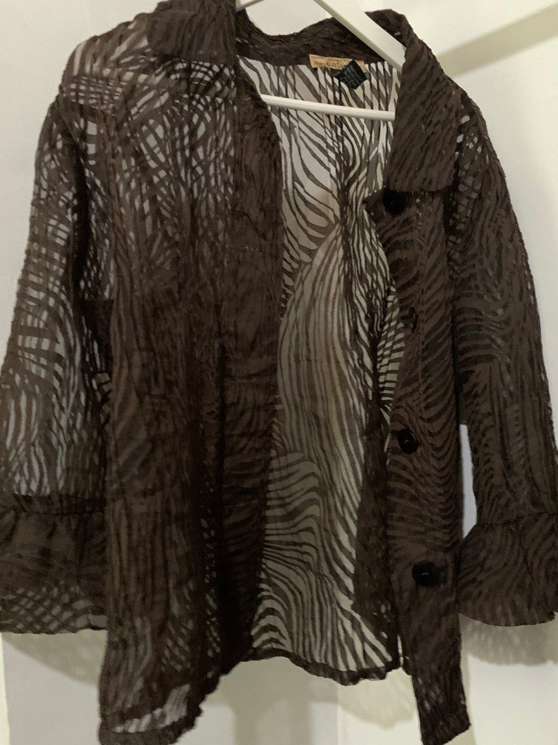 Blazer notation (Category: Longsleeves) located in Manila. Submitted by spaceshop12345 (Listing ID 1461594207, Image 1). Description: .