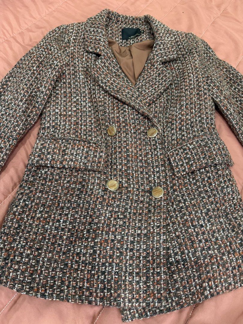 Blazer Tweed XS-S (Category: Coats, Jackets and Outerwear) located in Manila. Submitted by poleneval (Listing ID 1461668947, Image 3). Description: .