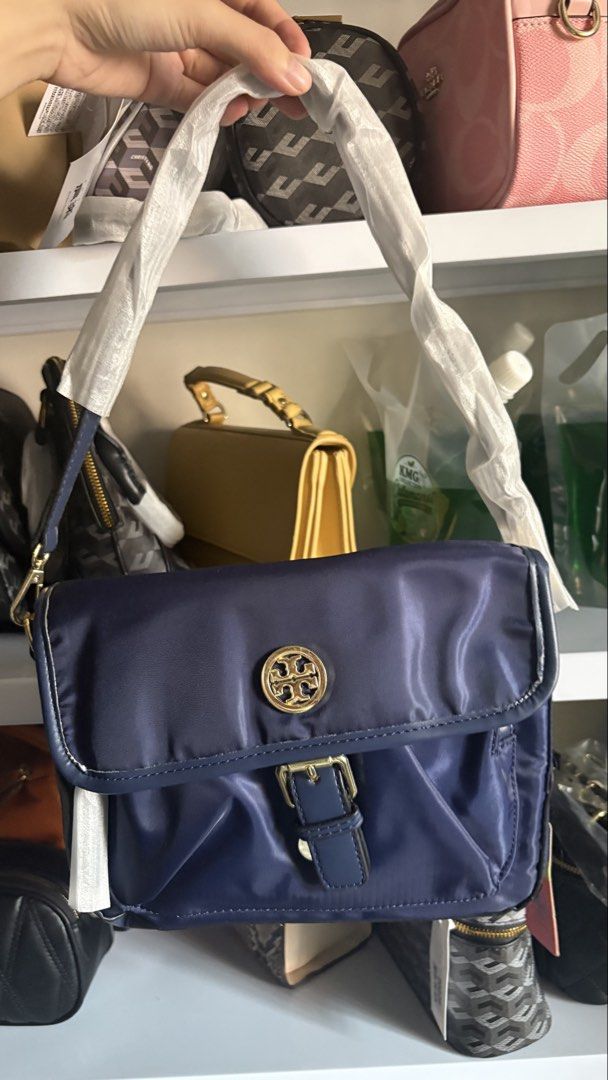 Blue cross body (tg) (Category: Cross-body Bags) located in Manila. Submitted by kathrinafu07589 (Listing ID 1461655589, Image 1). Description: .