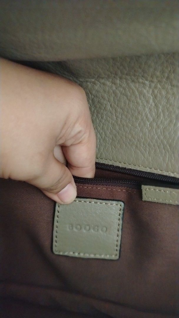 Boogo Shoulder Bag - Grey Quilted Leather (Category: Shoulder Bags) located in Manila. Submitted by wildwind_73f77a (Listing ID 1461583472, Image 3). Description: - Brand: Boogo - Color: Grey - Material: Quilted Leather - Strap: Gold Chain - Closure: Secure Clasp - Interior: Zippered Pocket - Versatile: Great for everyday or night out.