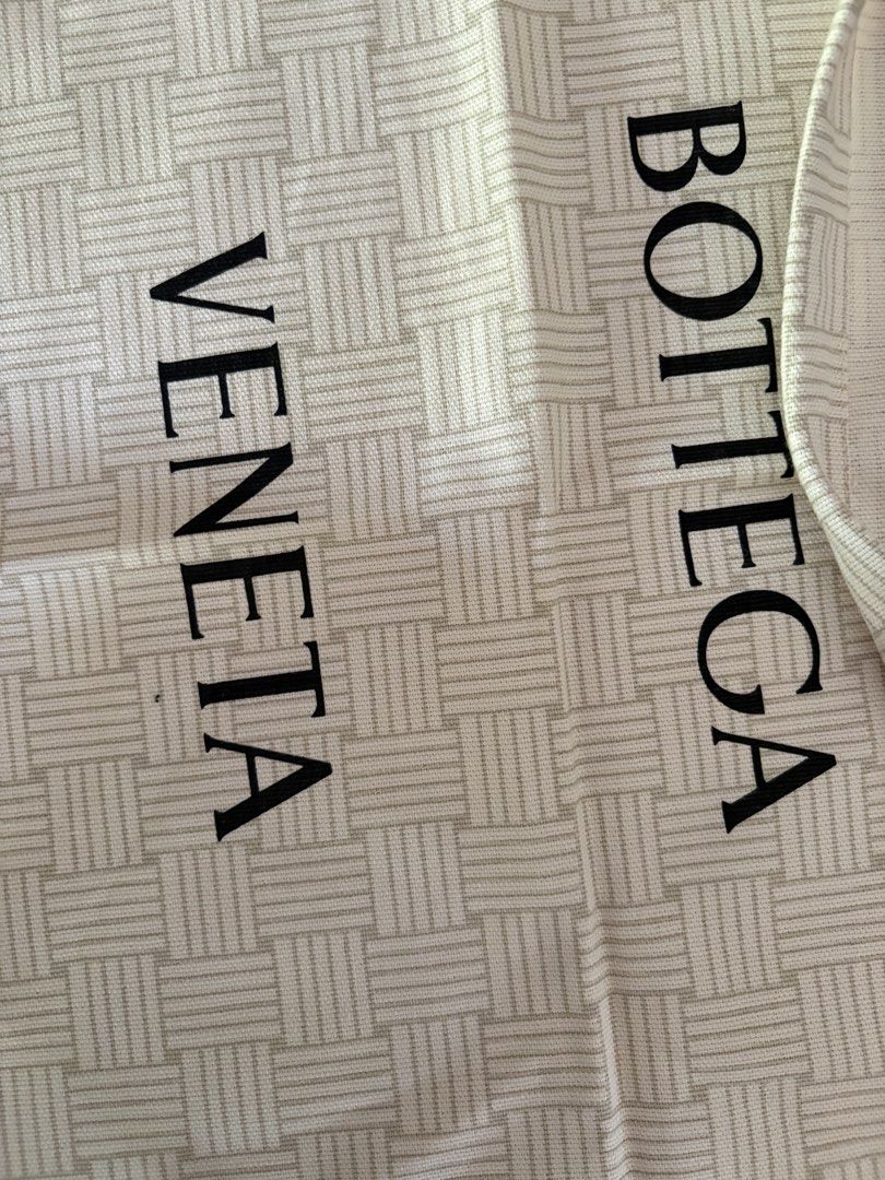 Bottega Veneta Dust Bag (Category: Luxury Bags & Wallets) located in Iloilo. Submitted by renza. (Listing ID 1461596541, Image 1). Description: ✅ Like New ✅Authentic ✅UK Parcel Please note: Prices may vary depending on the size of the dust bag. The final price will be based on the selected size and specifications..