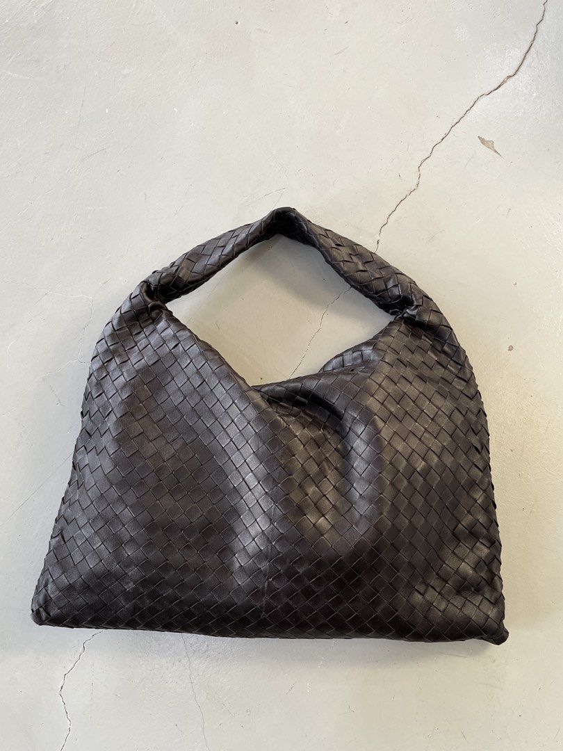 Bottega Veneta Hop Bag (Category: Shoulder Bags) located in San Fernando. Submitted by archivalhighlights (Listing ID 1461673623, Image 1). Description: The selected region shows a dark brown leather woven hobo bag with a slouchy trapezoid shape and a folded top handle, resembling the Bottega Veneta Hop Bag.