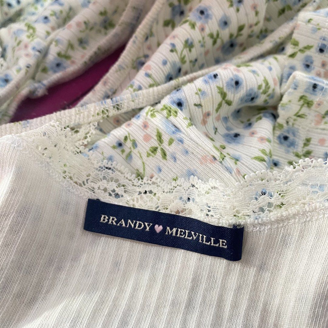 Brandy Melville Skylar Floral Top (Category: Sleeveless) located in Manila. Submitted by kaj2001 (Listing ID 1461761206, Image 3). Description: Never used.