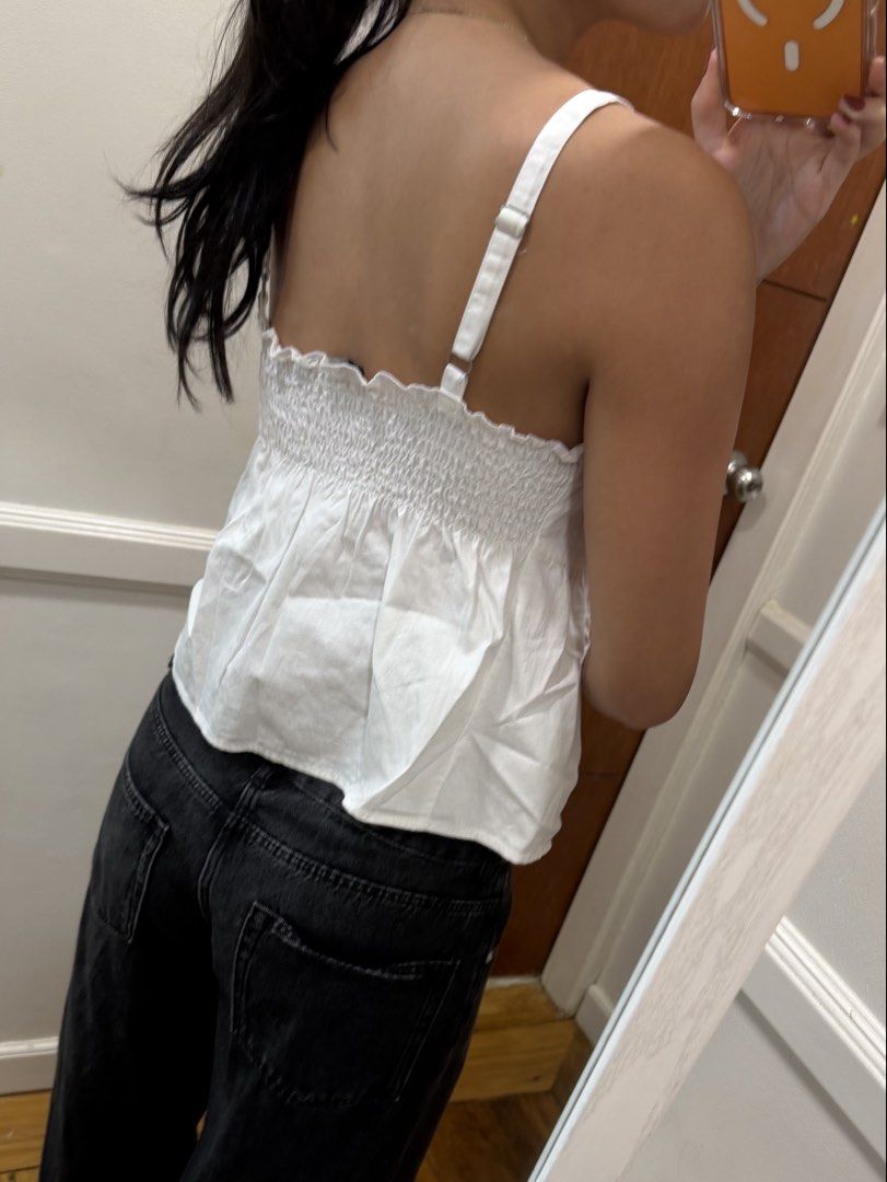 Brandy Melville Top (Category: Blouses) located in Manila. Submitted by beysclosett (Listing ID 1461658551, Image 2). Description: - never used / good condition - soft & comfy .