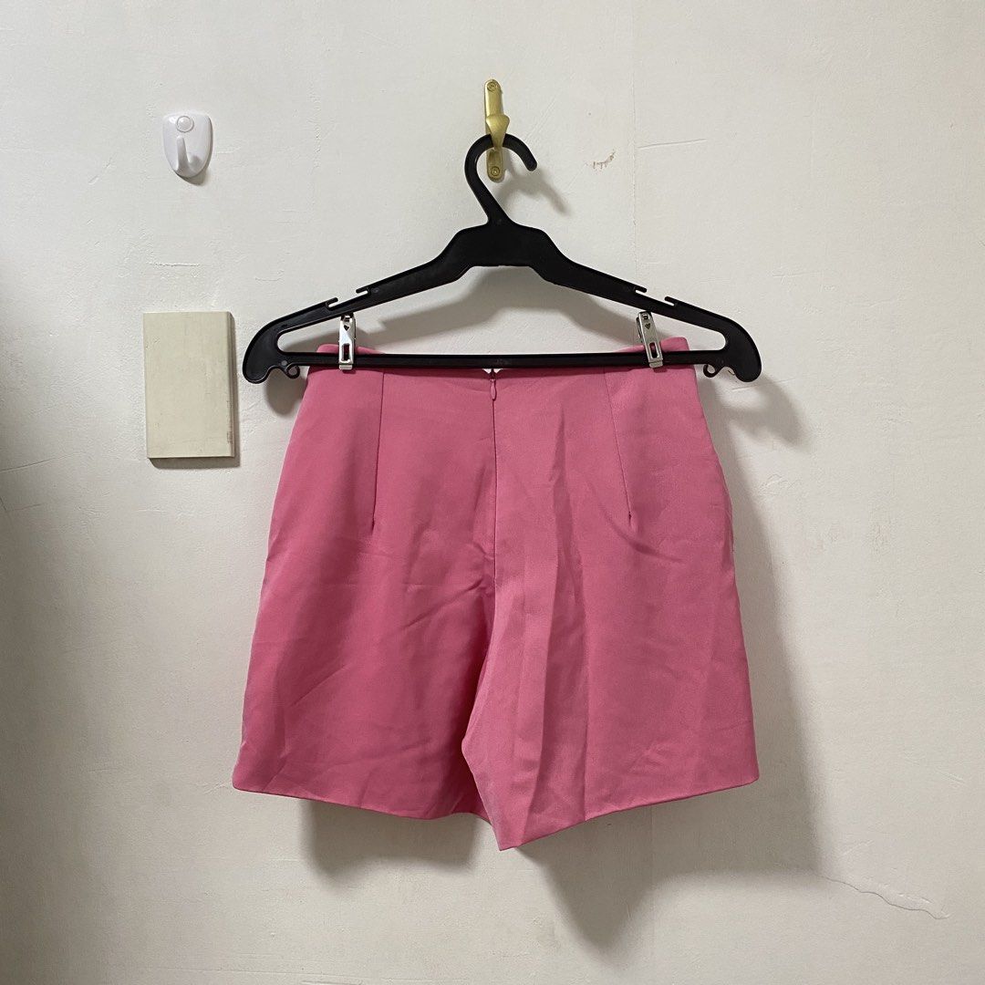 Bright Pink Shorts (Category: Shorts) located in Manila. Submitted by booksandstuffmnl (Listing ID 1461751433, Image 2). Description: ♡ all items are preloved, please manage your expectations ♡ description: - flaw: stain - price is negotiable! sizing details - waist width: 26 in - overall length: 13.5 in note: - all items are preloved and/or thrifted, please manage your expectations - less ₱50 for all purchases above ₱1000 - pm if you need to ask