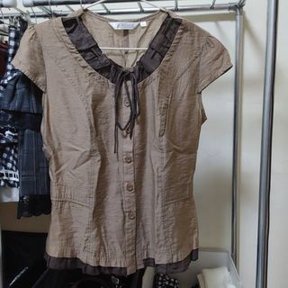 (Category: ) located in . Submitted by cinabonthrifts (Listing ID 1461729816, Image 1). Description: .