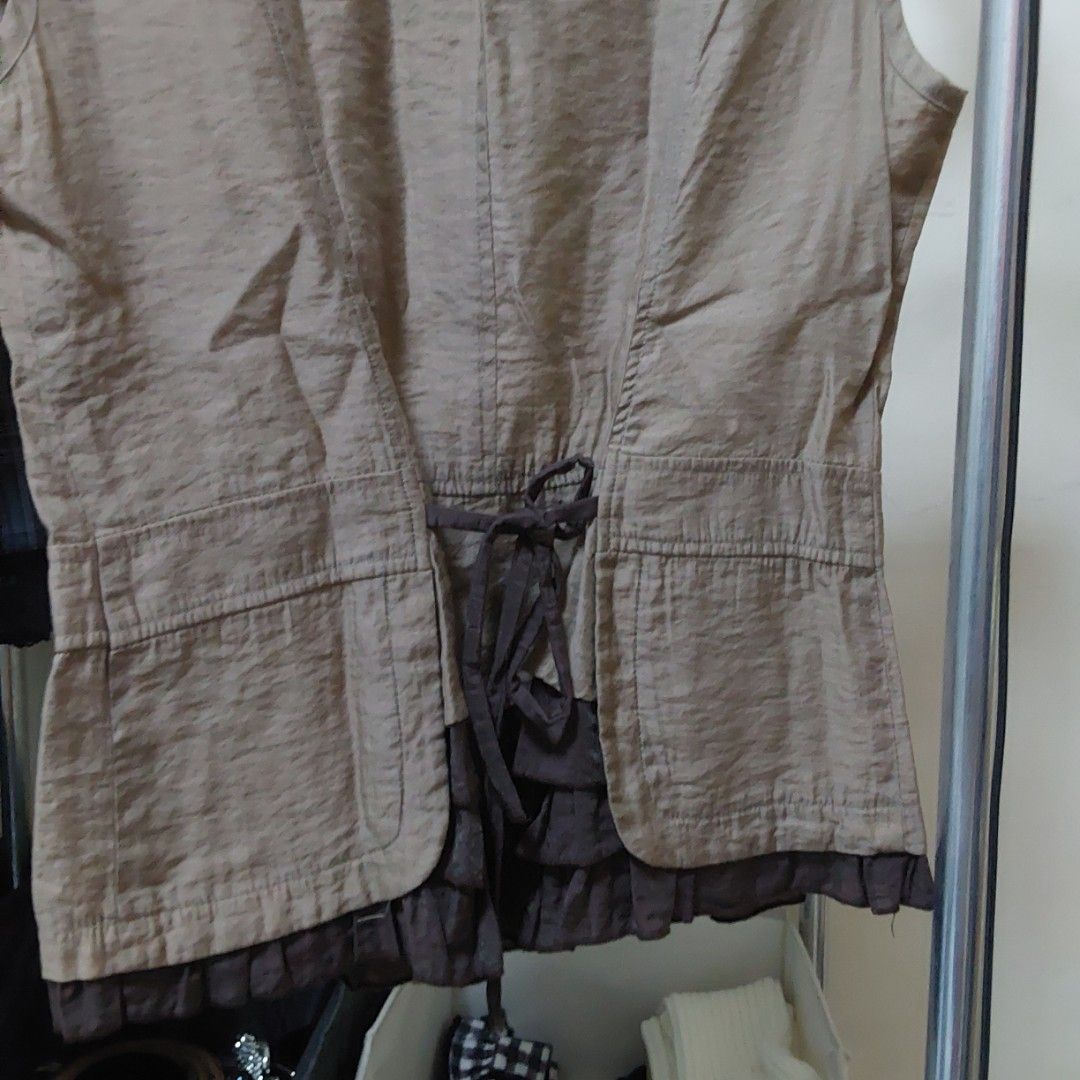 Brown whimsy top with self tie (Category: Blouses) located in Magarao. Submitted by cinabonthrifts (Listing ID 1461729816, Image 3). Description: Size: s-m MOP: Gcash MOD: Jnt.