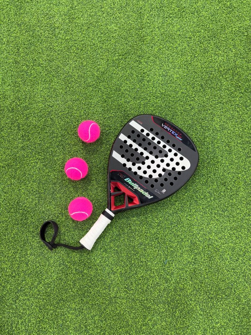 Bullpadel Vertex 04 (2024 Model (Category: Sports & Fitness Nutrition) located in Mandaluyong City. Submitted by pamsyb (Listing ID 1461661084, Image 1). Description: Diamond shape. Standard 38 mm profile thickness weighing approximately 365–375 grams..