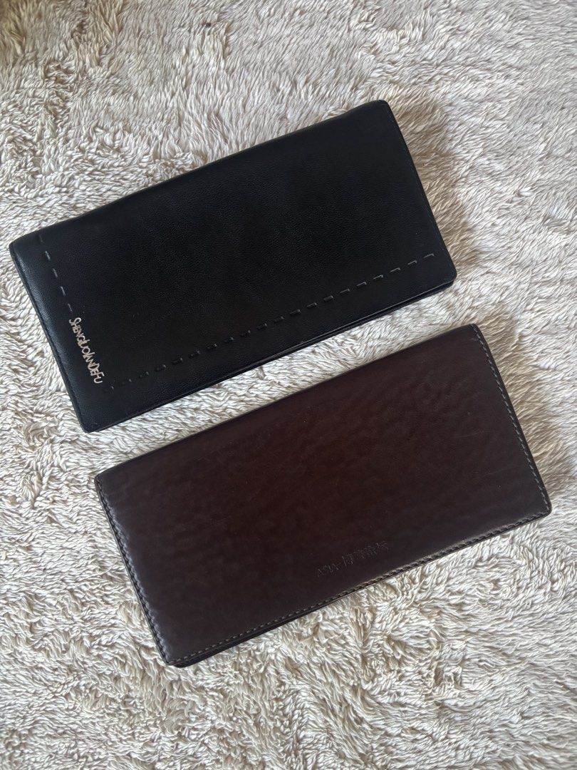 Bundle Genuine Slim Long Bifold Wallet (Category: Wallets & Card holders) located in Tarlac. Submitted by alta.mayo (Listing ID 1461772367, Image 1). Description: • Genuine leather • brown 18cm x 9cm black 17.5 x 8.5 cm • Japan anik-anik Guaranteed 💯% Authentic ❎ No Reservation 📌 Mop: Gcash 📌 Courier: JNT 📌 Location: Tarlac.