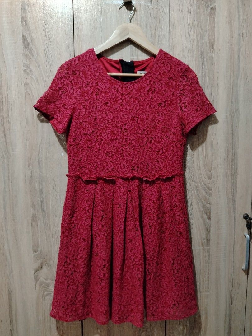Burberry Red Dress (Category: Dresses) located in Plaridel. Submitted by orfdnix (Listing ID 1461685595, Image 2). Description: *BURBERRY Floral dress W: 16.5 L: 34 Like new condition Loc: bulacan.