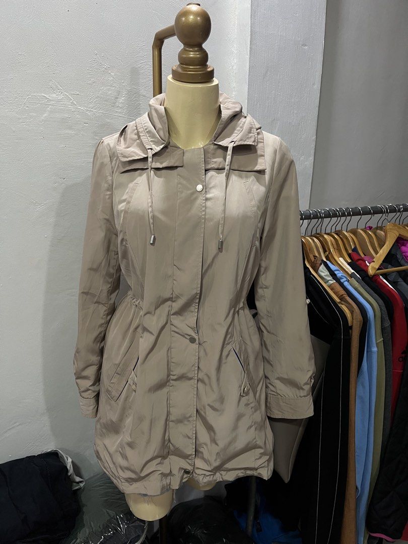 C O U P S Womens Parka Jacket (Category: Coats, Jackets and Outerwear) located in Baliuag. Submitted by TOCThrift (Listing ID 1461611871, Image 1). Description: C O U P S Womens Parka Jacket Size S-M womens fit 19.5 width x 31 Length Excellent to new No issue 680 + SF Baliwag, Bulacan.