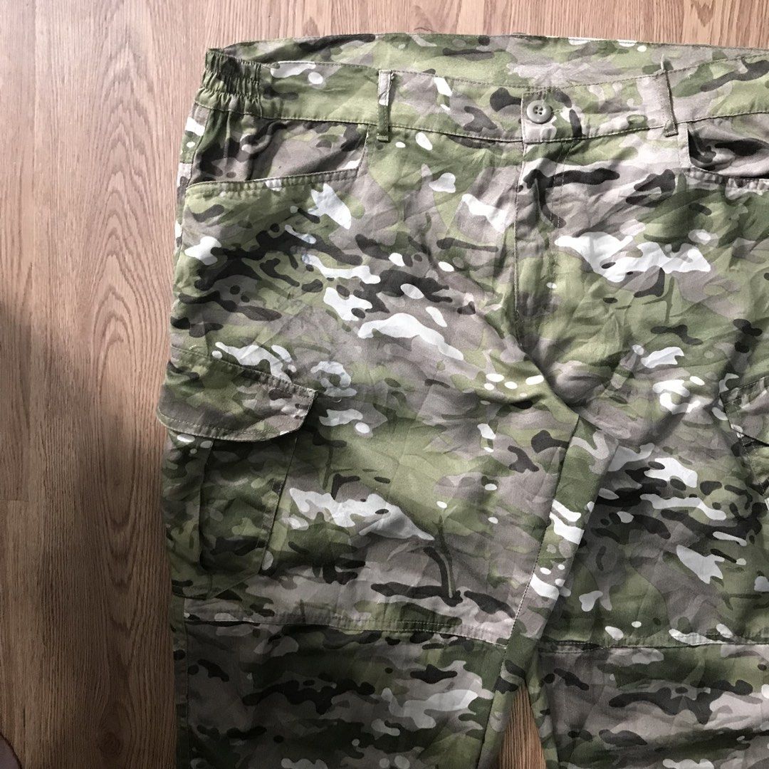 CAMOU CARGO PANTS (Category: Chinos) located in Baguio. Submitted by kitaaa_ (Listing ID 1461605240, Image 3). Description: .