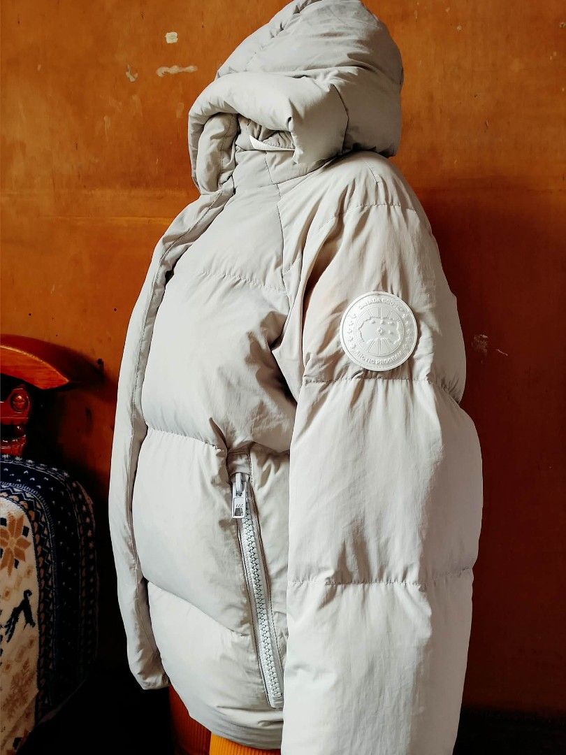Canada Goose Puffer Jacket - Light Grey - Size S (Category: Coats, Jackets and Outerwear) located in Manila. Submitted by uswalinmay36225 (Listing ID 1461607284, Image 3). Description: - Authentic Canada Goose Puffer Jacket - Color: Light Grey - Made in Canada - Size: S (165/88A) - Hooded design for enhanced warmth - Ideal for cold weather conditions - Please check photos for detailed condition issue:last pic discoloration .