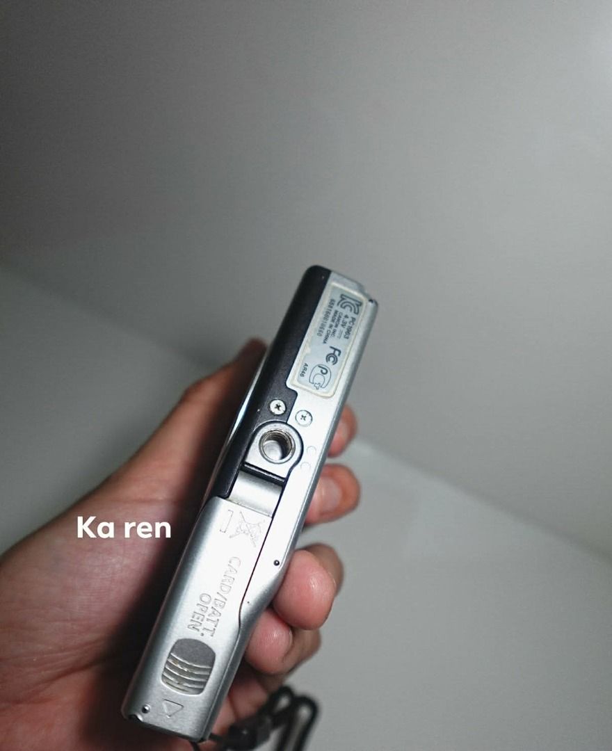 Canon powershot A2500 Digital Camera (Category: Cameras) located in Caloocan City. Submitted by oneword1998 (Listing ID 1461771805, Image 3). Description: - Ideal for casual photography and everyday memories.