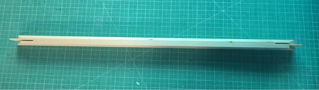 Canvas bars assorted width (Category: Art & Prints) located in Singapore. Submitted by craftsforbeth (Listing ID 1461708692, Image 1). Description: Closing down business. We have about 20 plus bars for each size..