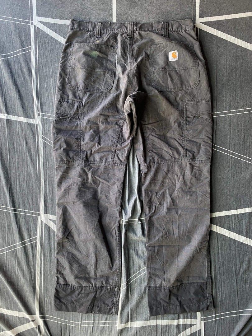 Carhartt Relaxed Fit Cargo Pants (Category: Jeans) located in Manila. Submitted by raymondrob54698 (Listing ID 1461598327, Image 1). Description: - Carhartt Cargo Pants - Relaxed Fit - Dark Grey Color - Durable Workwear Style - Multiple Pockets for Storage - Ideal for everyday wear or work size 36.