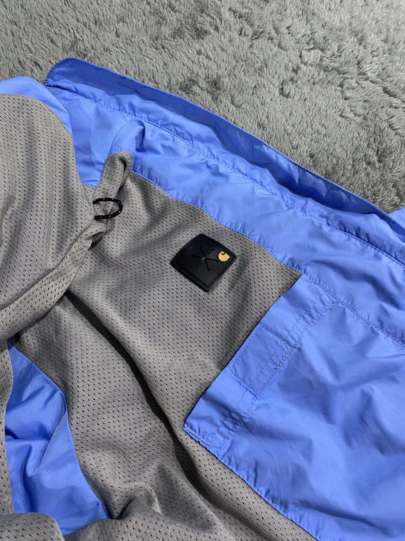 Carhartt Winbreaker (Category: Activewear) located in Leganes. Submitted by wisehandpick (Listing ID 1461715218, Image 3). Description: CARHARTT WINDBREAKER Excellent condition, need wash only and 1 small scratch at the back bottom part Dimension 24 width 28 length Complete Direct message please.