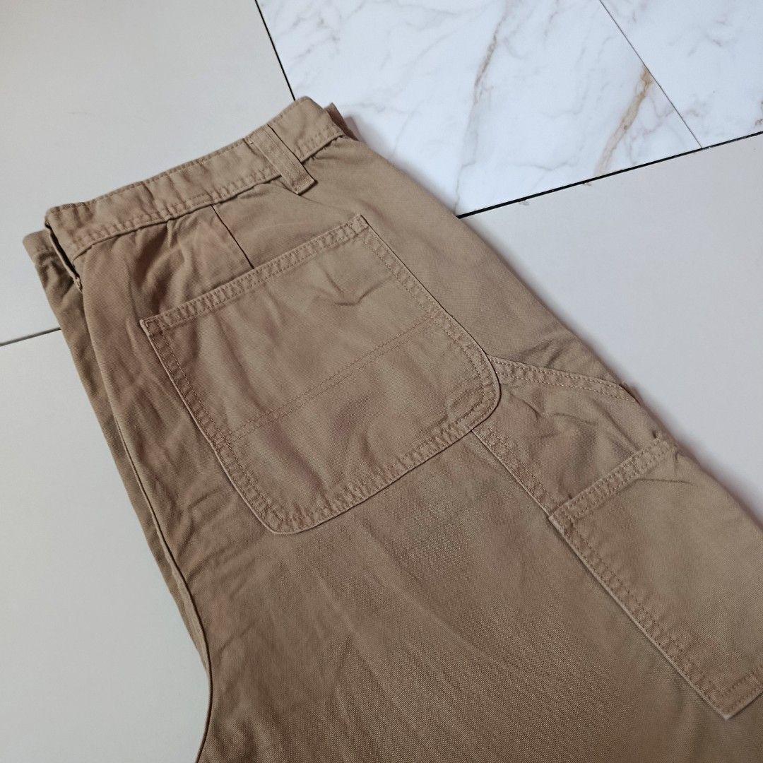 Carpenter pants (Category: Activewear) located in Akbar. Submitted by mujirneedscoffee2001 (Listing ID 1461794754, Image 3). Description: As new condition, no any issues..