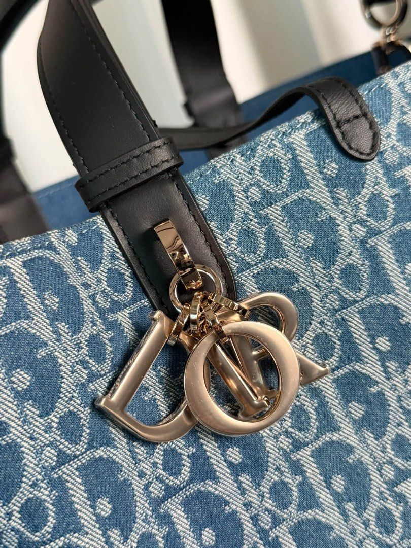 CD Denim Tote Bag (Category: Tote Bags) located in Manila. Submitted by bagsandmanymanymore1 (Listing ID 1461587007, Image 3). Description: Preloved CD Denim Size 28cm Rare to find Rank SA.