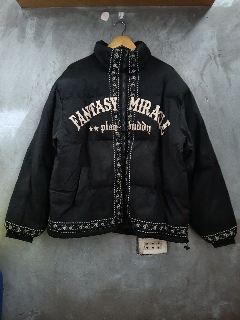 CDG PLAY (Category: Luxury Apparel) located in Masbate. Submitted by arielagost83627 (Listing ID 1461704067, Image 1). Description: Color Rate: 9.8/10 Dimes: 27x28 Issue: Need Wash Excellent Condition.