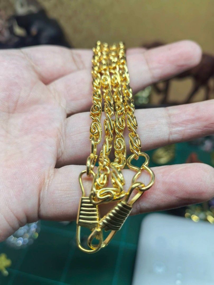Chain Metal Gold-Tone Accessory (Category: Other Accessories) located in Cebu City. Submitted by dudes_villanueva (Listing ID 1461583547, Image 1). Description: Chain Metal Gold-Tone Accessory In excellent condition Length: 22in linked with interlocking clips..