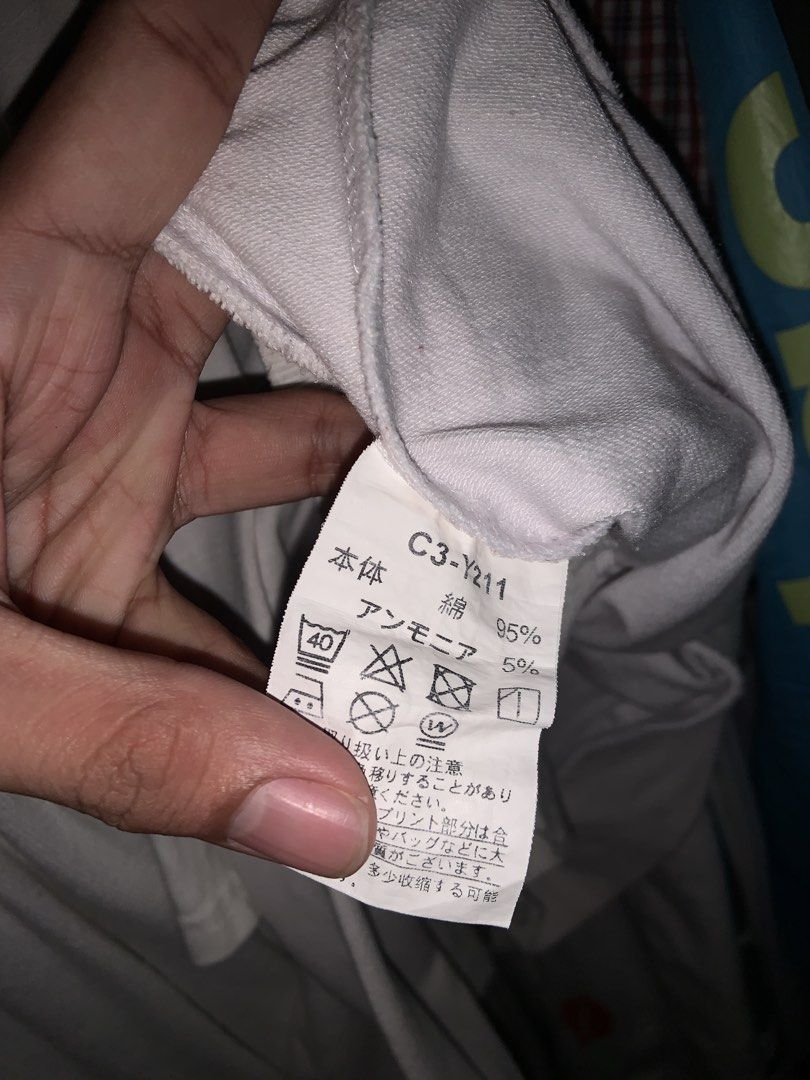 Champion Hoodie (Category: Coats, Jackets and Outerwear) located in Paranaque City. Submitted by thrift_in_the_hoods (Listing ID 1461780932, Image 3). Description: Dimes: 21.5x24 Size: Medium Issue: None .