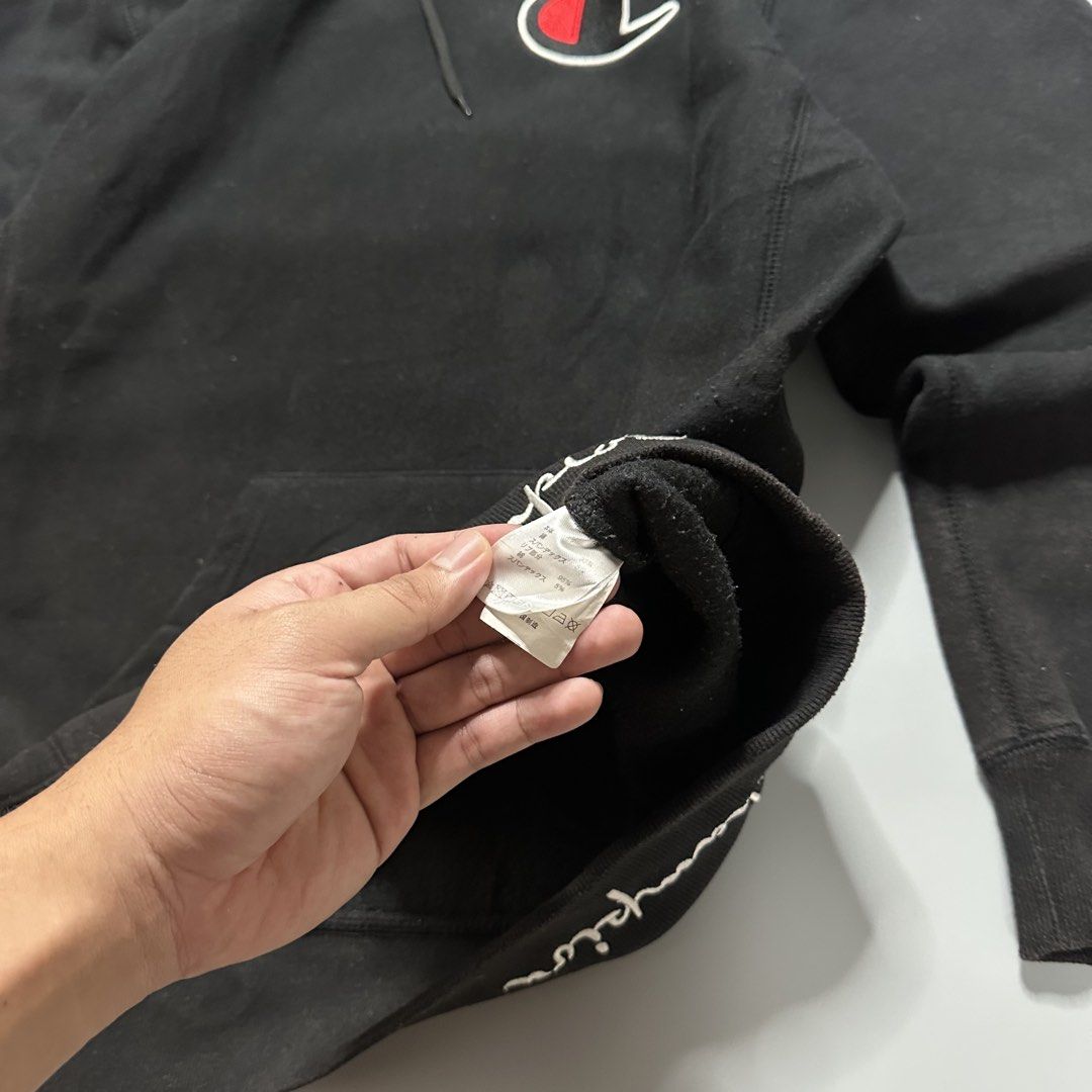 CHAMPIONS HOODIE JACKET (Category: Hoodies) located in Baguio. Submitted by subaitems (Listing ID 1461627025, Image 3). Description: - Classic black Champion hoodie - Size XL - Iconic C logo on chest - Champion branding on hem and cuffs - Front kangaroo pocket - Drawstring hood.