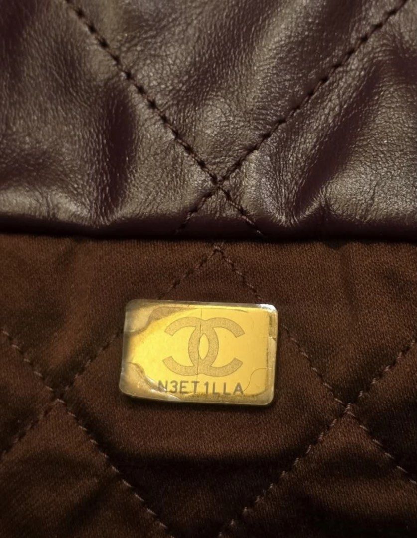 Chanel 22 (Burgundy) (Category: Luxury Bags & Wallets) located in Pasig City. Submitted by queencdn (Listing ID 1461662950, Image 3). Description: Bought from Japan Need funds for medical reasons Price is slightly nego. .