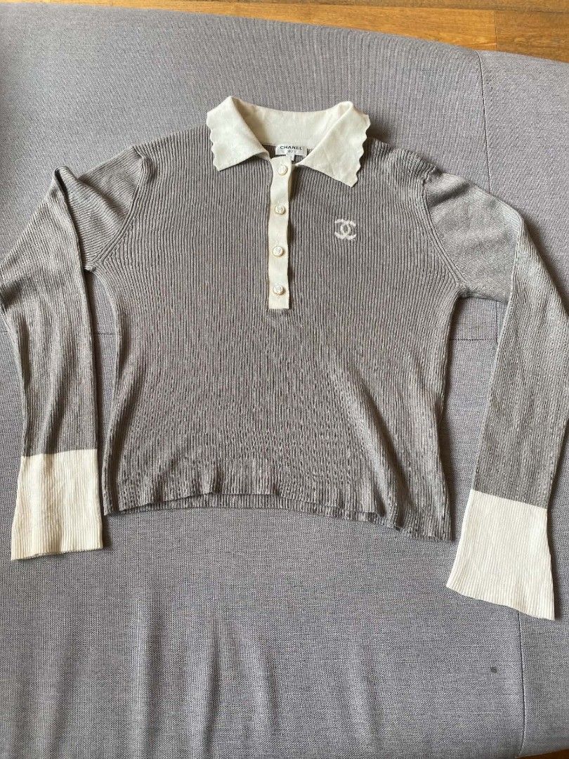 Chanel Blouse (Category: Blouses) located in Quezon City. Submitted by rishalei (Listing ID 1461586404, Image 1). Description: Preloved Chanel Blouse Size S-M Mas maganda sa actual.