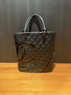 (Category: ) located in . Submitted by the_luxury_closet (Listing ID 1461713174, Image 1). Description: .