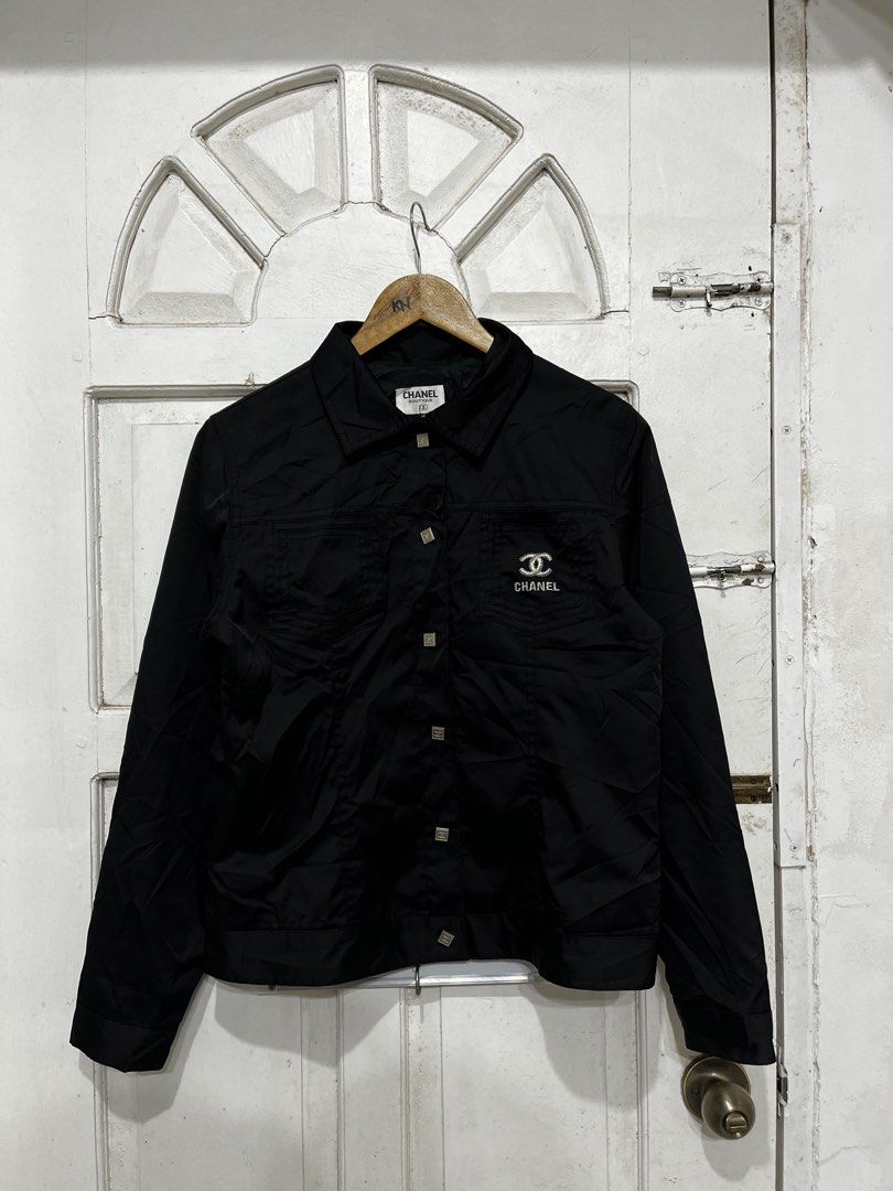 Chanel Jacket Button Down (Category: Coats, Jackets and Outerwear) located in Davao. Submitted by archived.status (Listing ID 1461742544, Image 1). Description: COLOR MAY VARY DUE TO LIGHTING‼️ Condition: 9.5/10 Color rate: 9.5/10, or better Issue: needs wash only Size Medium Width 19 Length 24.