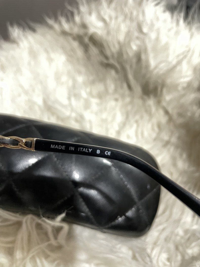 CHANEL OG SERIAL NO. (Category: Sunglasses & Eyewear) located in Dipaculao. Submitted by ish_smallthriftshop (Listing ID 1461753858, Image 3). Description: OG CHANEL WITH BOX🌷🕶️ NEGOTIABLE❤️ TO MY ESTETIK GIRLS OUT THERE BUY NA THIS🥹🙌.
