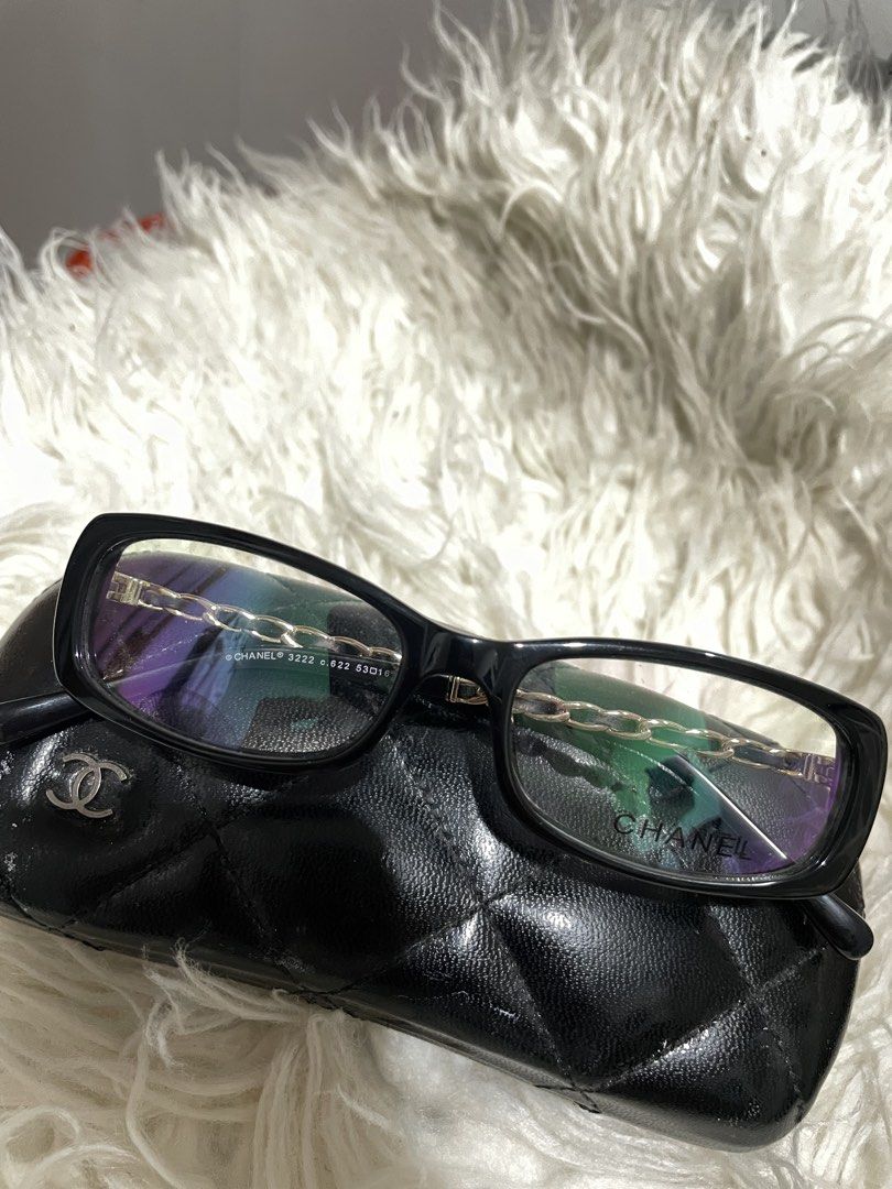 CHANEL OG SERIAL NO. (Category: Sunglasses & Eyewear) located in Dipaculao. Submitted by ish_smallthriftshop (Listing ID 1461753858, Image 1). Description: OG CHANEL WITH BOX🌷🕶️ NEGOTIABLE❤️ TO MY ESTETIK GIRLS OUT THERE BUY NA THIS🥹🙌.