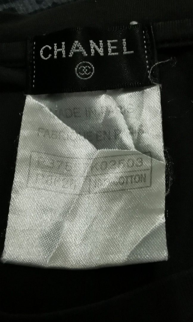 Chanel shirt (Category: Shirts) located in San Jose. Submitted by thrift_ni_sir (Listing ID 1461740560, Image 2). Description: With penhole Slightly used MOP gcash MOD j&t Add shipping fee.
